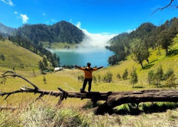 Keindahan Ranu Kumbolo di Gunung Semeru. (Foto: Instagram/ @khaerudinm)