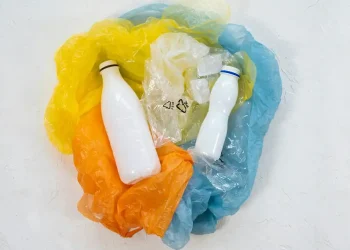Plastik mengancam lingkungan