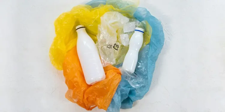 Plastik mengancam lingkungan