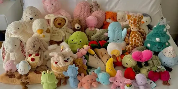 Perbedaan Plushies dan Boneka