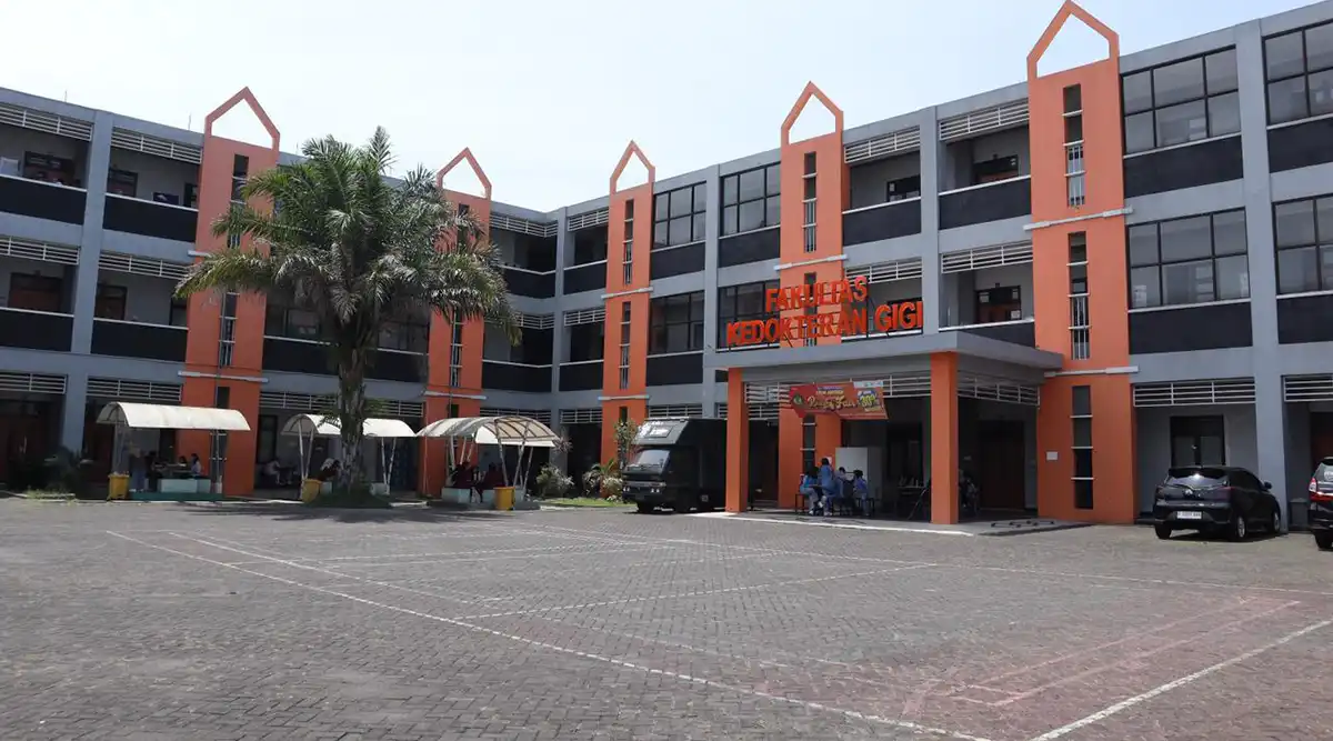 Kampus ITSK Soepraoen Malang
