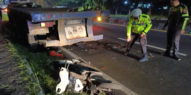 Kecelakaan Tabrak Belakang