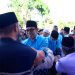 Wali Kota Batu Nurochman saat berbincang dengan Wawali Heli Suyanto usai pulang haji. Foto: Dok.