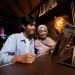 Aktivitas memutar vinyl wajib jadi itinerary wisatamu di Museum Musik Dunia Jatim Park 3. Foto: Dok