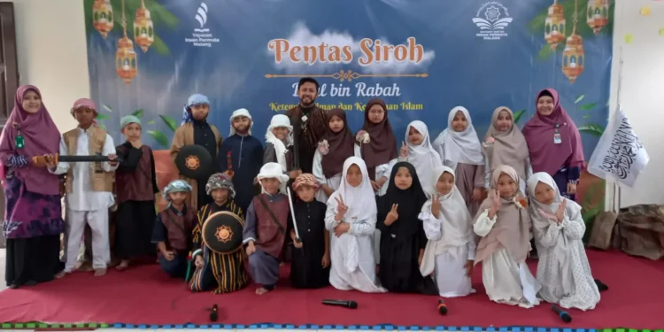 USQ Insan Permata menggelar Pentas Siroh untuk memberikan keteladanan kisah sahabat Rasulullah SAW dan menanamkan karakter Islam. /Foto: Dok. USQ Insan Permata