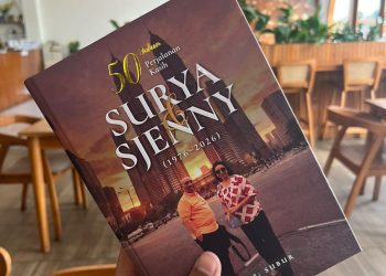 Bagian 1 Buku 50 Tahun Perjalanan Kasih Surya & Sjenny (1976-2026) tentang perjalanan takdir dan pohon cinta. /Foto: Tugumalang.id/Bagus Rachmad Saputra