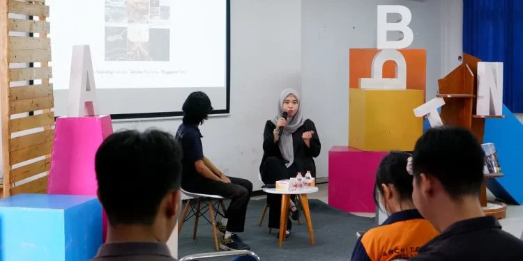 Alumnus Arsitektur ITN Malang Rani Yuni Wulandari. Foto/dok