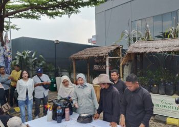 Dosen Fakultas Peternakan Unikama, Dr. Ir. Tri Ida Wahyu Kustyorini S.Pt., MP., IPM., ASEAN Eng., memberikan edukasi pengolahan limbah makanan. (Foto/M Sholeh)