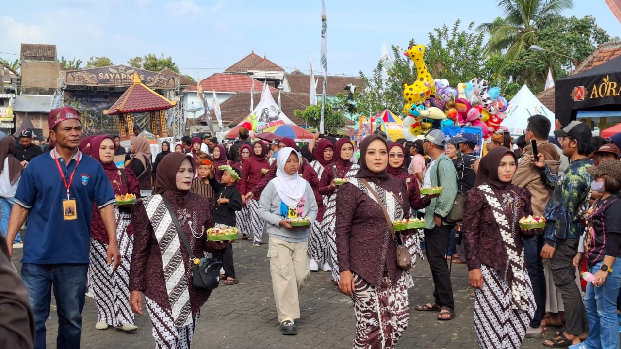 Peserta kirab budaya Gebyar Ritual 1 Suro. Foto: Aisyah Nawangsari Putri