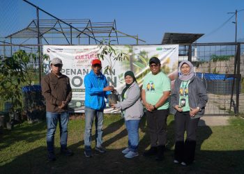 Pegadaian Kanwil XII Surabaya tanam pohon di Malang. Foto/dok. Pegadaian