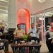 Wali Kota Malang Wahyu Hidayat bersama Arie Arifin dan Owner Hilda + Hana Bakery Hillda Naura Ashilah saat ngopi bareng. Foto: Azmy