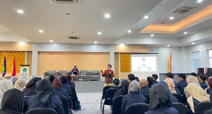 Pembekalan PKL hari pertama Fakultas Psikologi UIN Malang, proses pengembangan karier mahasiswa di masa depan. /Foto: Dok. Fakultas Psikologi UIN Malang.