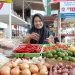Pedagang kebutuhan pokok yang ada di pasar tradisional Kota Malang (M Sholeh)