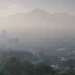 Prakiraan cuaca Malang, khususnya di wilayah Kota Malang pada Jumat, 12 Juni 2026 diperkirakan dominan udara kabur. /Foto: Ilustrasi dibuat dengan AI.