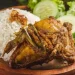 Rekomendasi ayam goreng di Malang yang cita rasanya sudah melegenda dan wajib dicoba oleh para pecinta kuliner. /Foto: Pinterest/Sarieayu