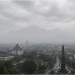 Prakiraan cuaca Malang, terutama di wilayah Kota Malang pada hari Senin, 1 Juni 2026 diperkirakan dominan berawan dan udara kabur. /Foto: Ilustrasi dibuat dengan AI.