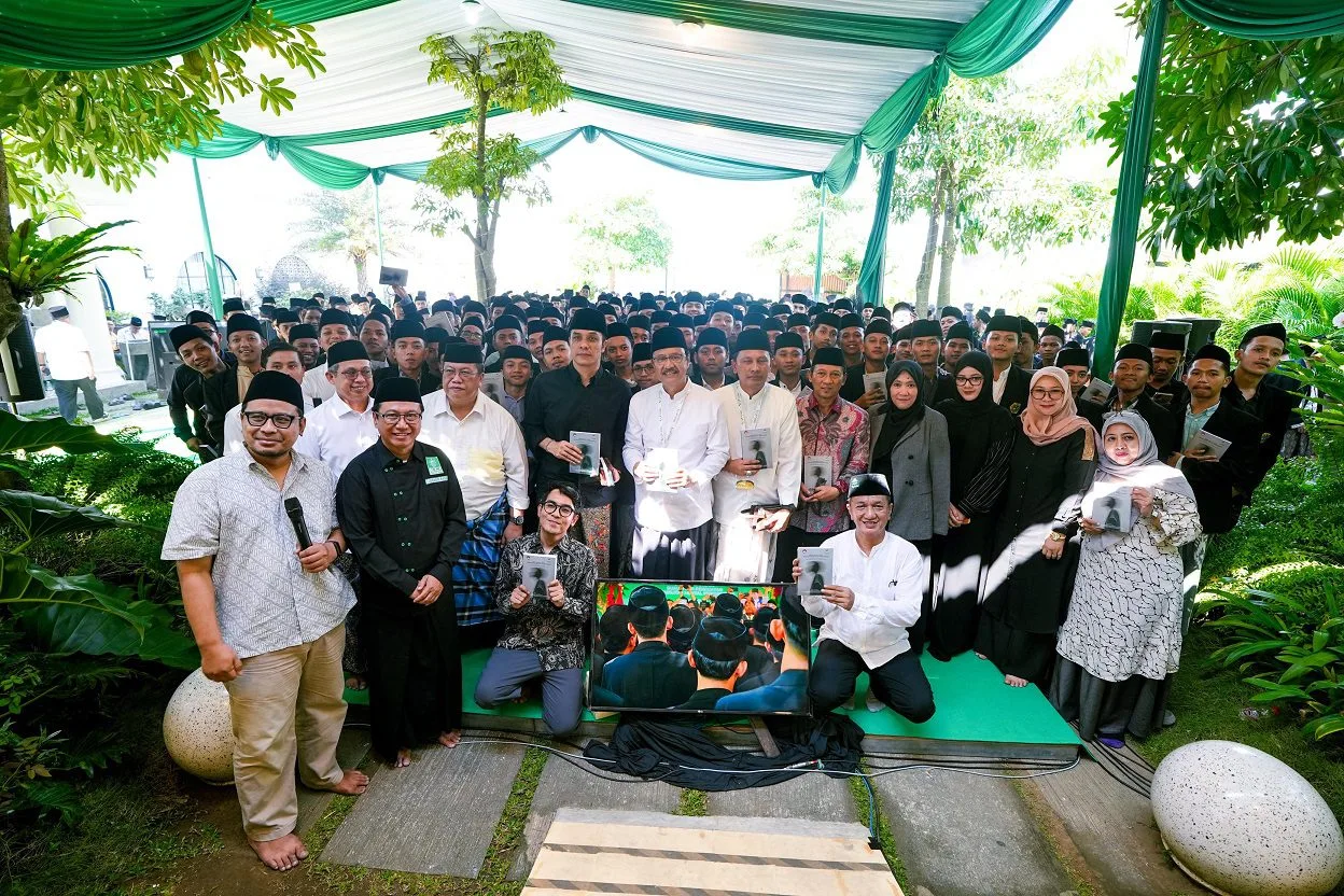 Peluncuran buku Fikih Penguatan Disabilitas Psikososial di Teras Gubuk Pesantren Al-Falah Ploso, Kabupaten Kediri. Foto/dok