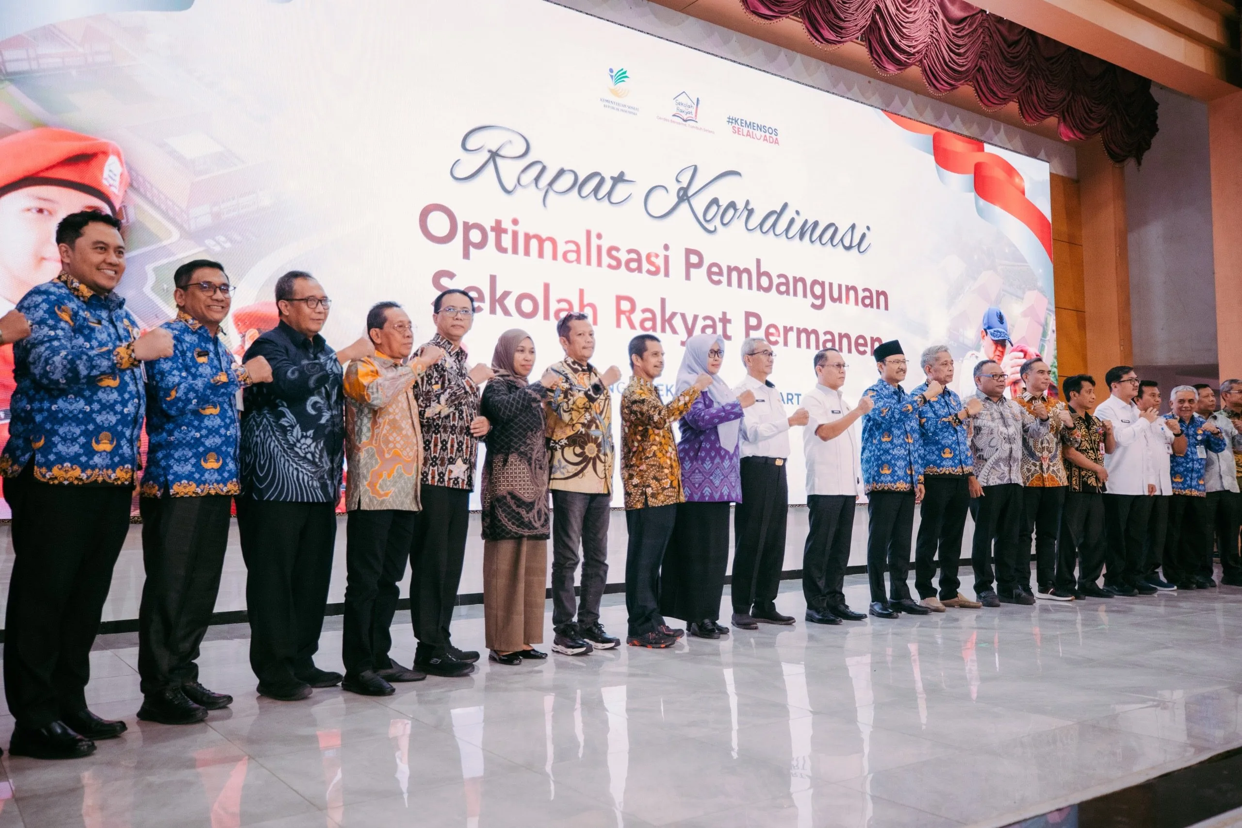 Rapat koordinasi optimalisasi pembangunan Sekolah Rakyat. Foto/dok