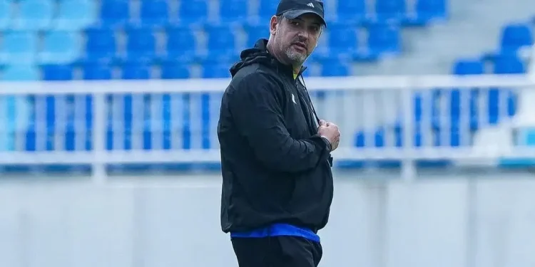 Arema FC sepakat memperpanjang masa kerja sama dengan pelatih kepala asal Brasil, Marcos Santos untuk musim depan. /Foto: Instagram @aremafcofficial.