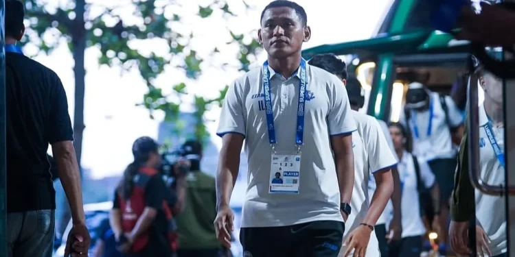 Iksan Lestaluhu akhir kebersamaan dengan Arema FC usai dua musim menjadi bagian penting dari tim. /Foto: Instagram @aremafcofficial
