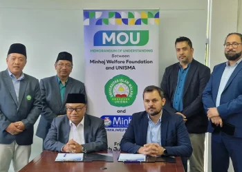 Rektor Unisma Prof. Junaidi resmi menjalin kerja sama dengan Minhaj Welfare Foundation Manchester Inggris. Foto: Dok
