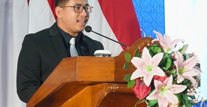 dr Adhya Aji Pratama, putra Rektor Unikama, Prof. Dr. Sudi Dul Aji, M.Si., mengulas sosok ayah dalam pidatonya (dok. Unikama)
