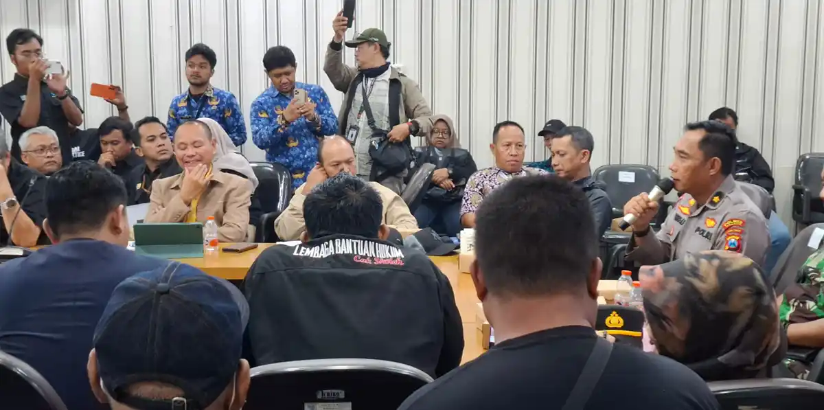 Pertemuan antara masyarakat