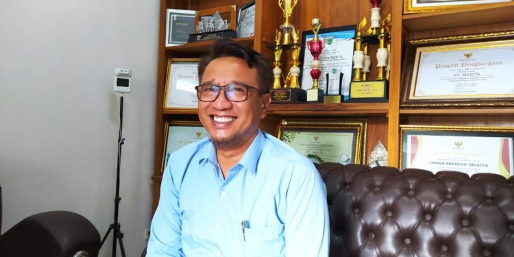 Ketua PHRI Kota Batu Sujud Hariadi respons lemahnya kurs rupiah. Foto: Azmy