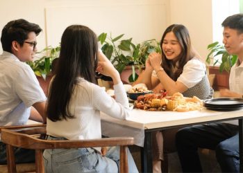 Konsep Louisana style atau makan bar-bar seafood di Uniccrab Malang. Foto: Dok
