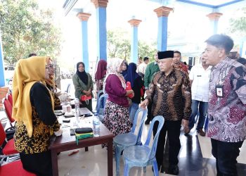 Bupati Malang, Sanusi meninjau kegiatan BMW di Argosari Jabung. Foto: Pemkab Malang
