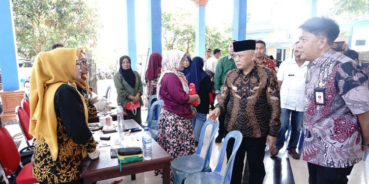 Bupati Malang, Sanusi meninjau kegiatan BMW di Argosari Jabung. Foto: Pemkab Malang