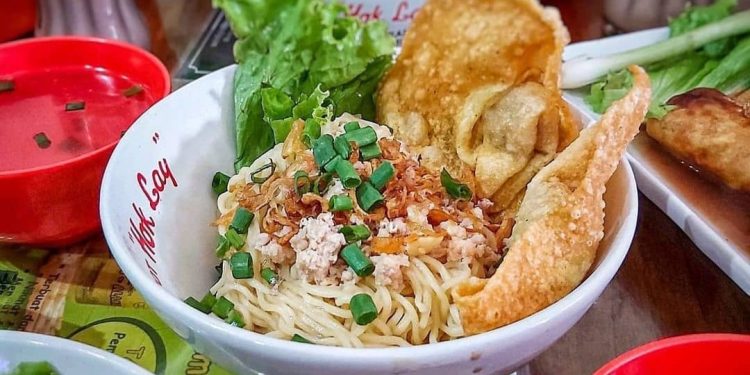 Pangsit Cwie Mie khas Depot Hok Lay salah satu Chinese Food di Malang. (Foto: Instagram/ @depot.hoklay.mlg)