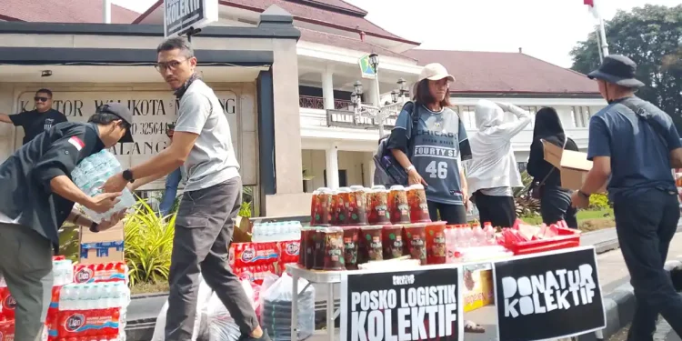 Donasi logistik berdatangan
