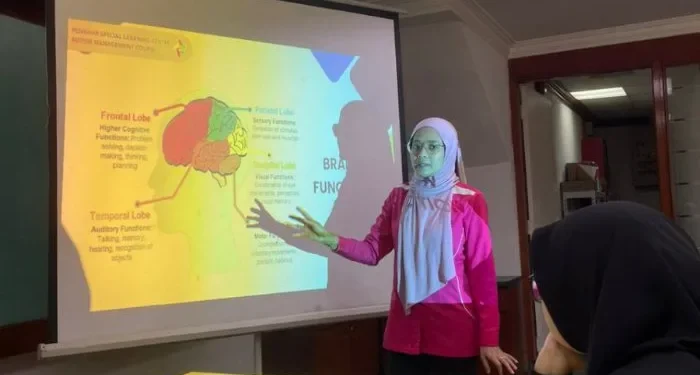 PSLCNet Al Qowiy Tanjungpinang gelar webinar session sebagai bentuk dukungan terhadap tumbuh kembang anak, khususnya anak dengan gangguan autisme. /Foto: Dok. PSLC.