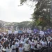 Simpatisan MBG bersenam ria dalam aksi yang digelar di Bundaran Alun Alun Tugu Kota Malang (M Sholeh)