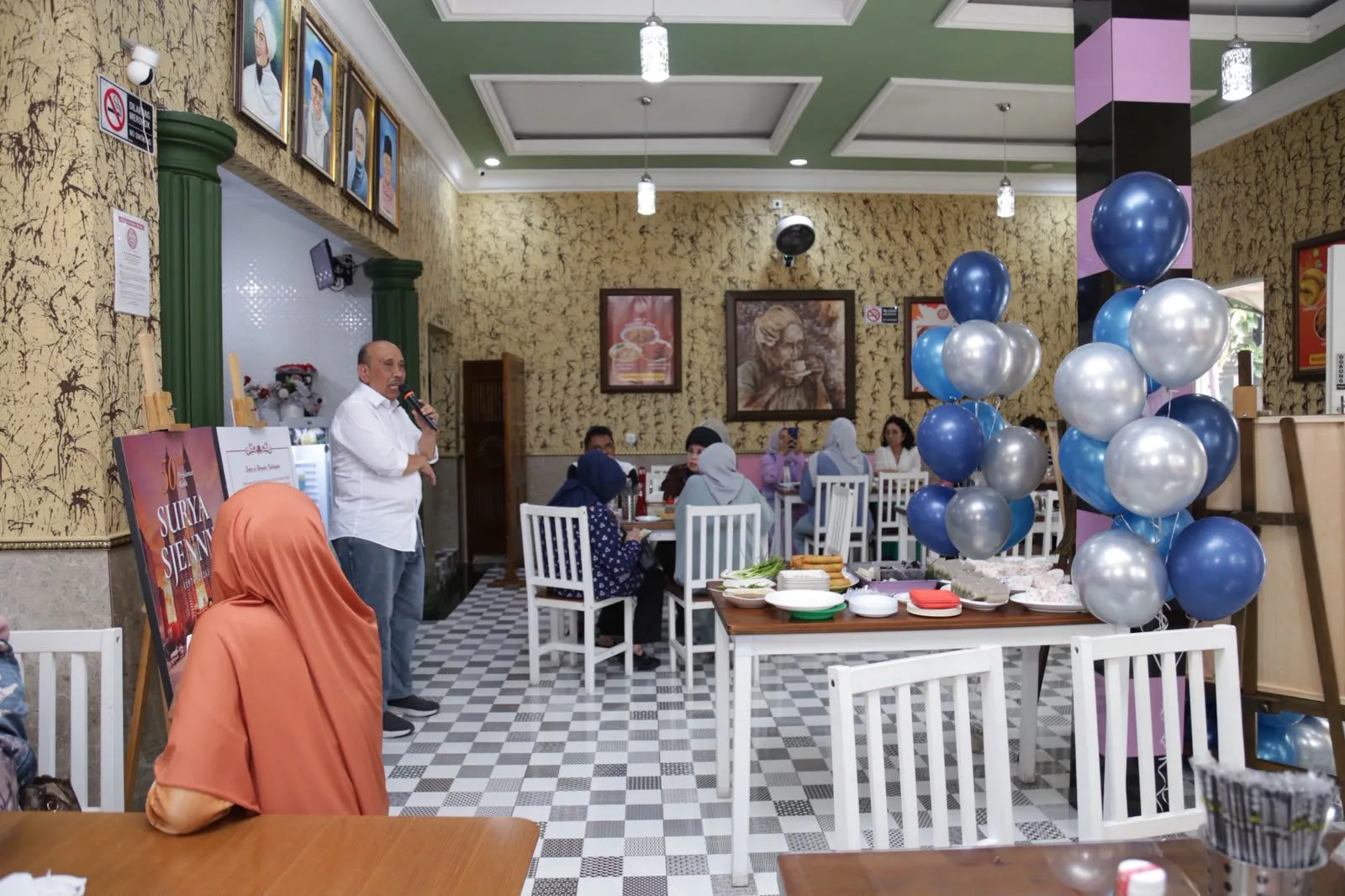 Surya Burhanuddin memberikan kata sambutan di sela acara. Foto: rubianto.