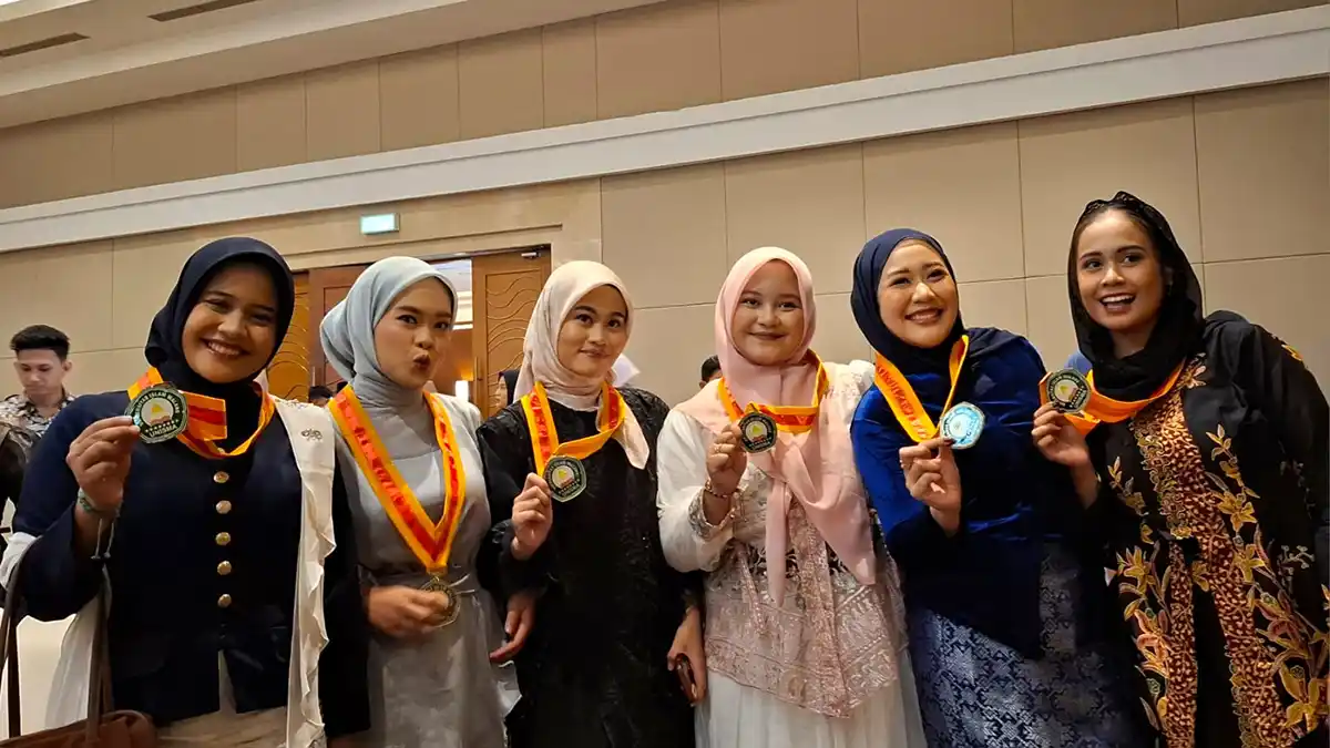 Keceriaan para wisudawati FH 