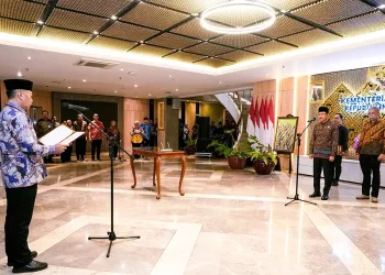Gus Ipul Lantik 8 Pejabat Kemensos
