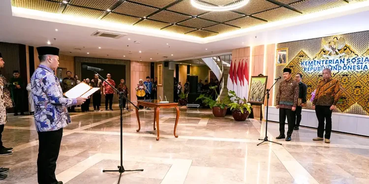 Gus Ipul Lantik 8 Pejabat Kemensos