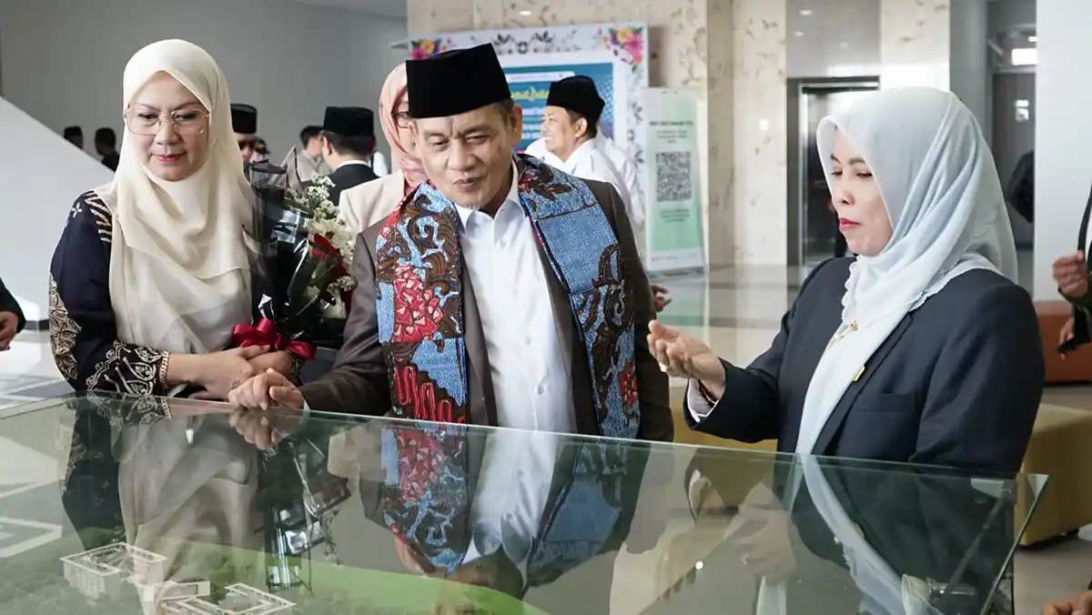 Rektor UIN Malang, Prof. Dr. Hj. Ilfi Nur Diana