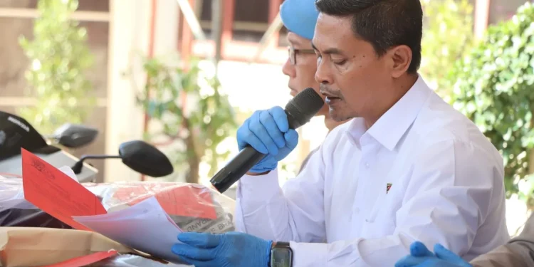 Konferensi pers Polres Batu usai ringkus 5 komplotan curanmor. Foto: Dok.