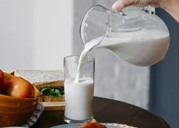 5 Perbedaan Fresh Milk dan Susu UHT: Kenali Proses, Kandungan Gizi dan Cara Penyimpanannya