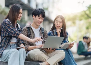 7 Cara Membangun Relasi di Kampus agar Mahasiswa Baru Cepat Beradaptasi