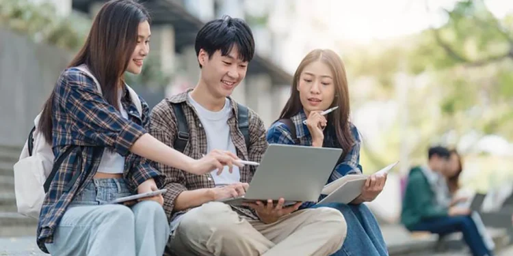 7 Cara Membangun Relasi di Kampus agar Mahasiswa Baru Cepat Beradaptasi