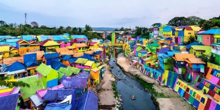 7 Spot Menarik di Sepanjang Sungai Brantas Malang, dari Kampung Warna-Warni hingga Hidden Gem Pipir Lèpèn