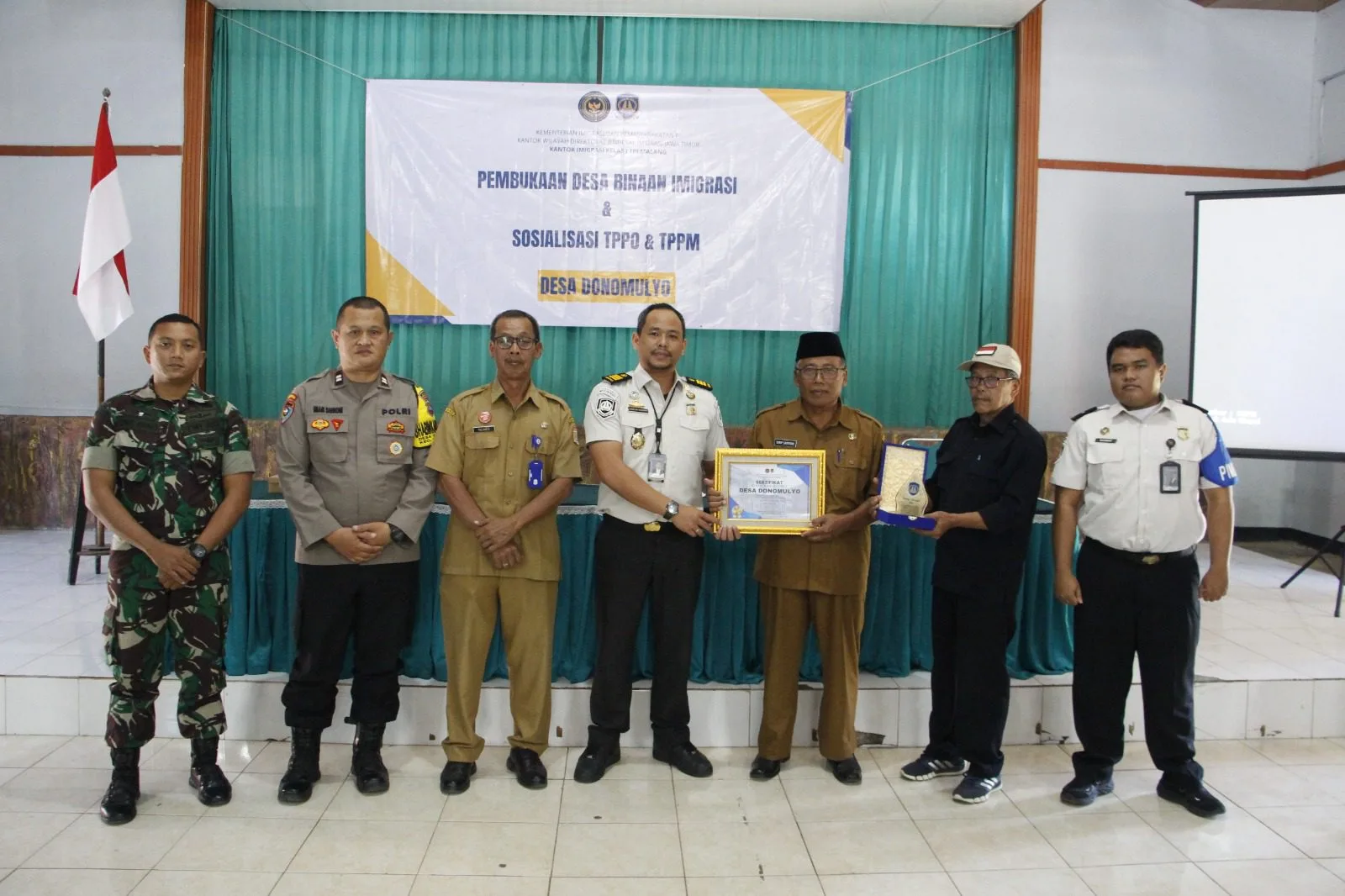 Kantor Imigrasi Kelas I TPI Malang sosialisasi di Desa Donomulyo, Kecamatan Donomulyo, Kabupaten Malang. Foto/dok