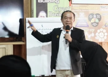 Coach Fahmi berbagi pandangan tentang kepemimpinan berkarakter sebagai fondasi bangsa yang tangguh. /Foto: Dok.