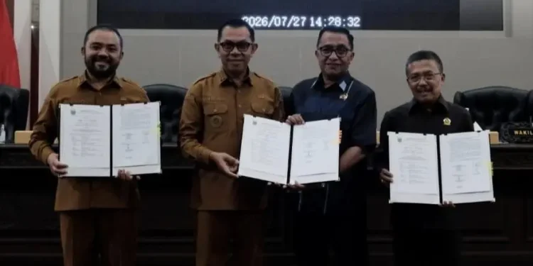 Penandatangan kesepakatan 3 Raperda Strategis di Kota Batu. Foto: Dok