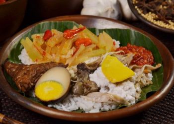 Rekomendasi 3 nasi liwet di Malang yang wajib dicoba untuk merasakan cita rasa khas kuliner Nusantara. /Foto: Pinterest/Damian De