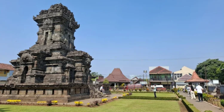 Candi Singosari Jadi Magnet Wisatawan Mancanegara di Musim Liburan